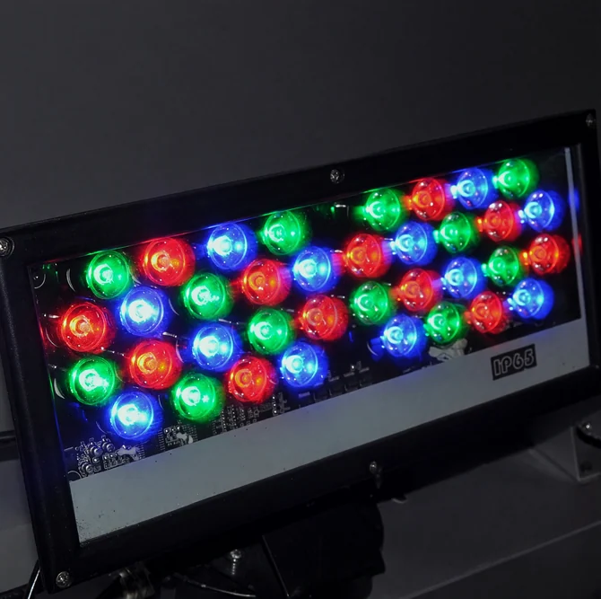 Светодиодный прожектор. 36 диодов, 36 Вт, RGB
