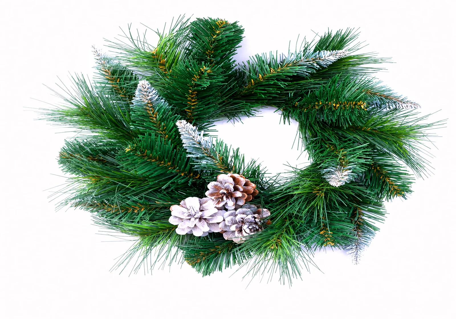 Венок CRYSTAL TREES Ария с шишками D30 см KP6330